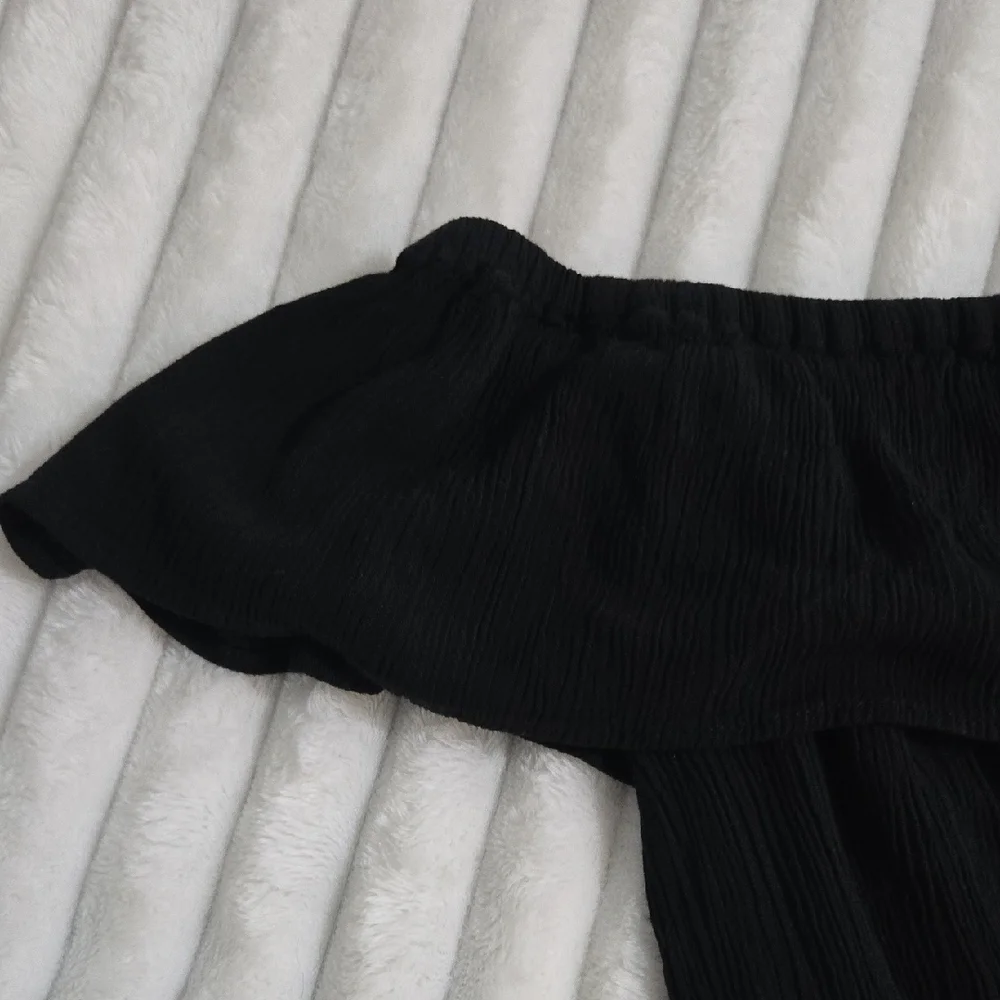 Chic Black Ruffle Blouse - Picture 3 of 6